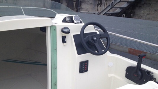 Motorboot zur Charter